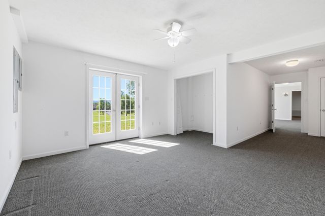 128 FAIRVIEW CIR, Woodstock, VA 22664