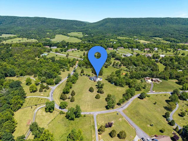 128 FAIRVIEW CIR, Woodstock, VA 22664