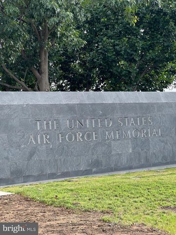 1300 ARMY NAVY DR #803, Arlington, VA 22202