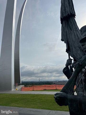 1300 ARMY NAVY DR #803, Arlington, VA 22202