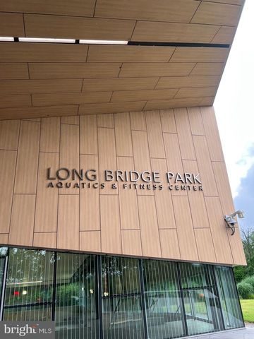 1300 ARMY NAVY DR #803, Arlington, VA 22202