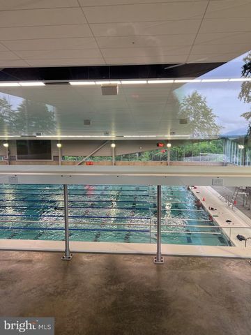 1300 ARMY NAVY DR #803, Arlington, VA 22202