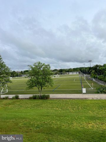 1300 ARMY NAVY DR #803, Arlington, VA 22202