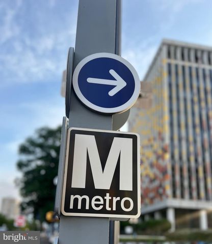 1300 ARMY NAVY DR #803, Arlington, VA 22202