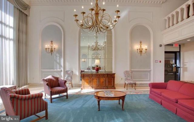 1300 ARMY NAVY DR #803, Arlington, VA 22202