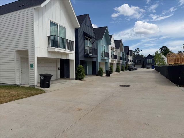 4623 Crown Bend Lane, Houston, TX 77018