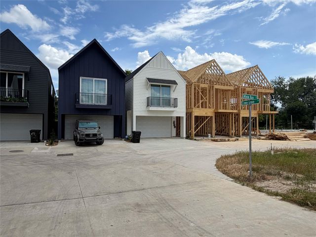4623 Crown Bend Lane, Houston, TX 77018