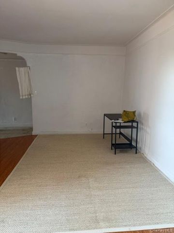 167-10 Crocheron Avenue 4D, Flushing, NY 11358