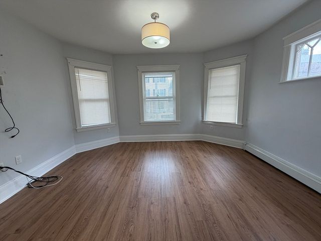 7 Wyman St 1, Worcester, MA 01610
