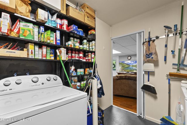 216 Granvil Dr, Louisville, KY 40218