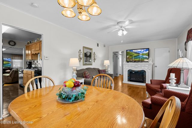 216 Granvil Dr, Louisville, KY 40218