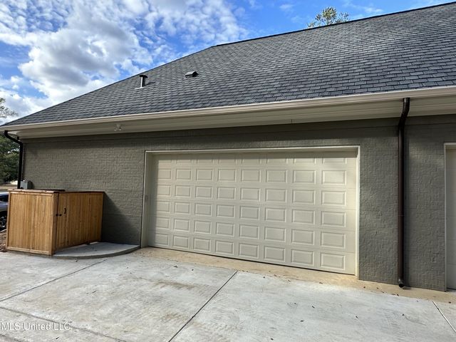 24 Waterstone Place, Jackson, MS 39211