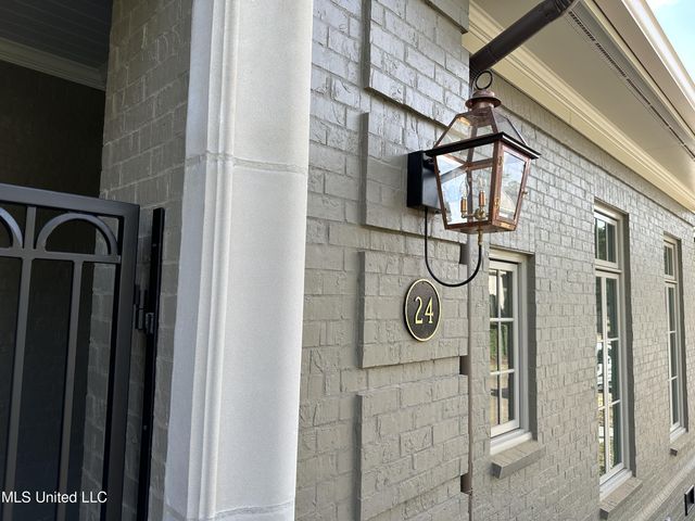 24 Waterstone Place, Jackson, MS 39211