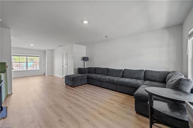 1421 Long Hope Drive, Winston-salem, NC 27127