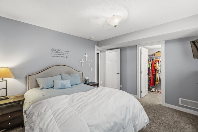 550 NE Traverse Drive, Waukee, IA 50263