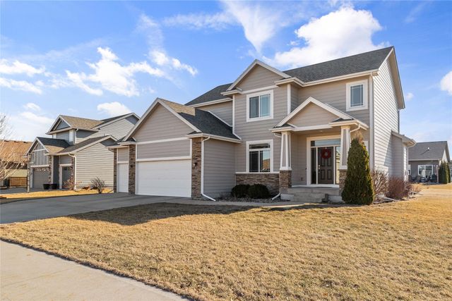 550 NE Traverse Drive, Waukee, IA 50263