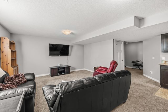 550 NE Traverse Drive, Waukee, IA 50263