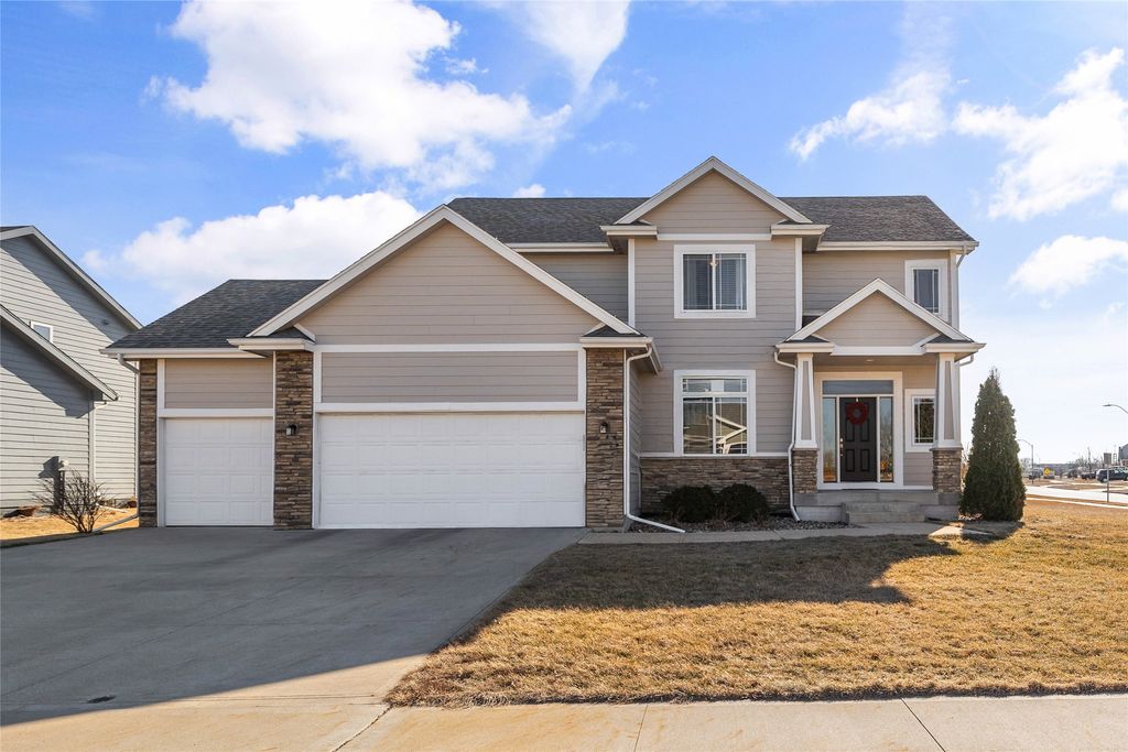 550 NE Traverse Drive, Waukee, IA 50263