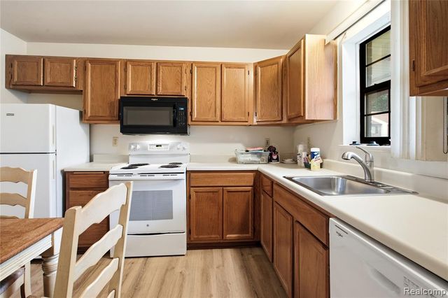 35893 Castlewood Court, Westland, MI 48185
