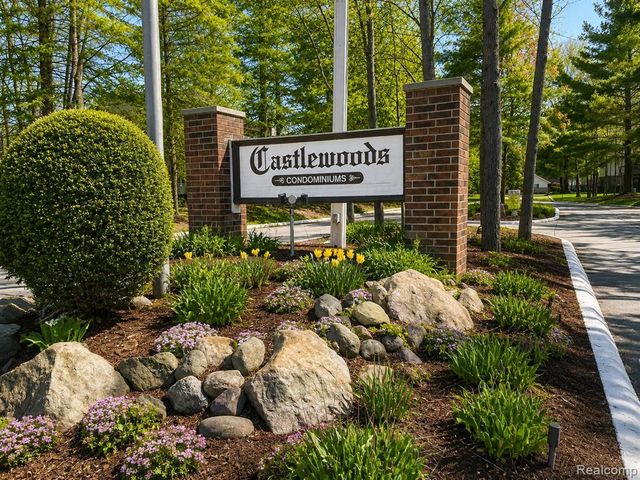 35893 Castlewood Court, Westland, MI 48185