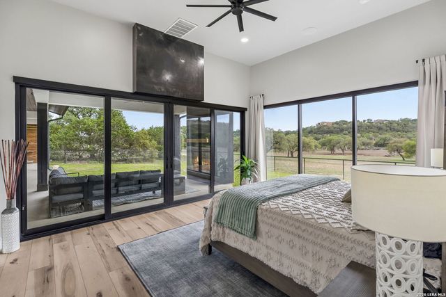 521 Mystic Shores Blvd, Spring Branch, TX 78070