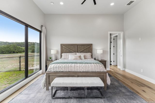 521 Mystic Shores Blvd, Spring Branch, TX 78070