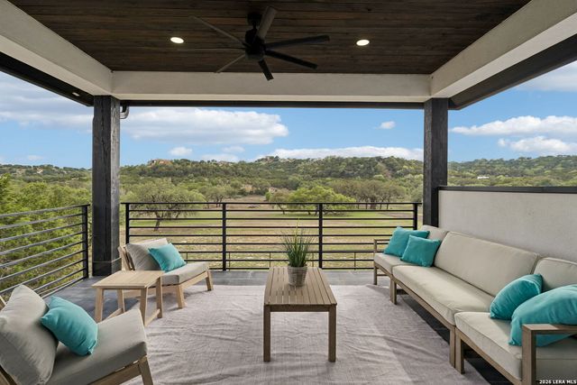 521 Mystic Shores Blvd, Spring Branch, TX 78070