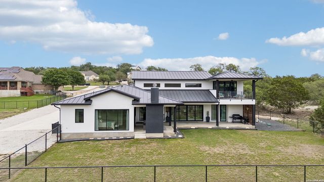 521 Mystic Shores Blvd, Spring Branch, TX 78070