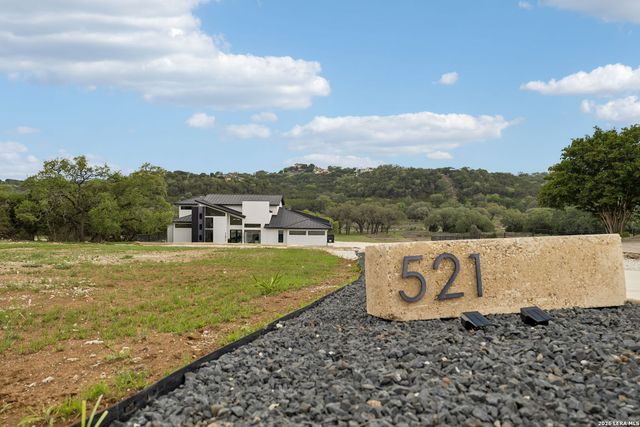 521 Mystic Shores Blvd, Spring Branch, TX 78070