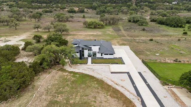 521 Mystic Shores Blvd, Spring Branch, TX 78070