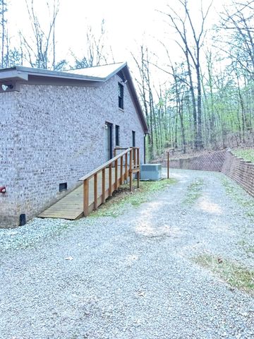 444 HATCH LN, Henderson, TN 38340