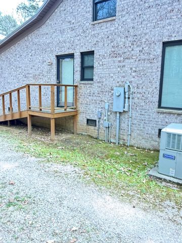 444 HATCH LN, Henderson, TN 38340