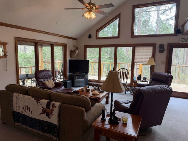 444 HATCH LN, Henderson, TN 38340