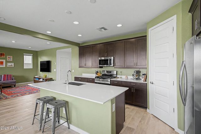 3096 E HAYFIELD Way, San Tan Valley, AZ 85140