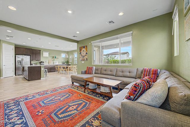 3096 E HAYFIELD Way, San Tan Valley, AZ 85140