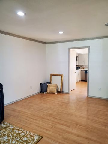 7424 Walling Lane, Dallas, TX 75231