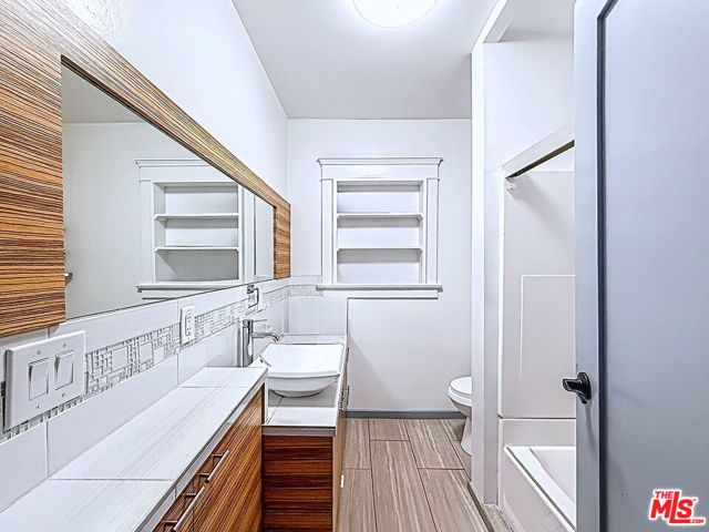 3025 Edgehill Drive, Los Angeles, CA 90018