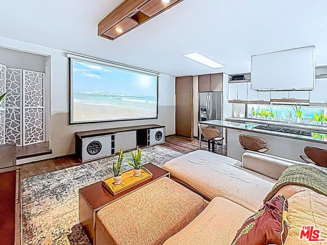 3025 Edgehill Drive, Los Angeles, CA 90018