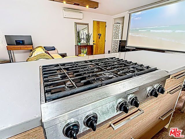 3025 Edgehill Drive, Los Angeles, CA 90018