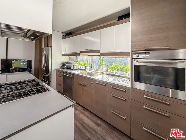 3025 Edgehill Drive, Los Angeles, CA 90018