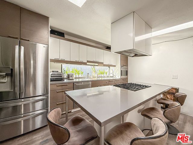 3025 Edgehill Drive, Los Angeles, CA 90018