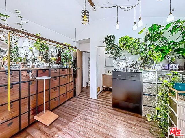 3025 Edgehill Drive, Los Angeles, CA 90018