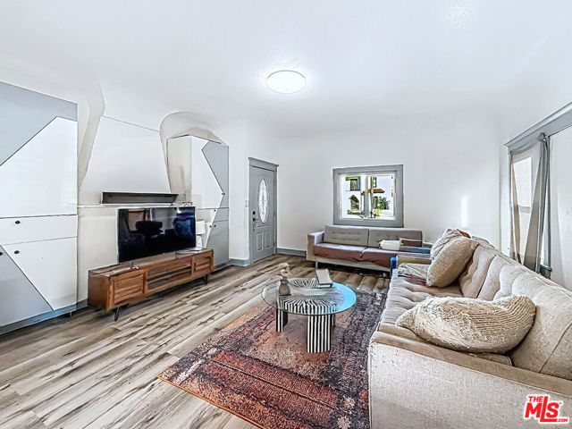 3025 Edgehill Drive, Los Angeles, CA 90018