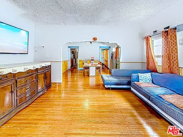 3025 Edgehill Drive, Los Angeles, CA 90018