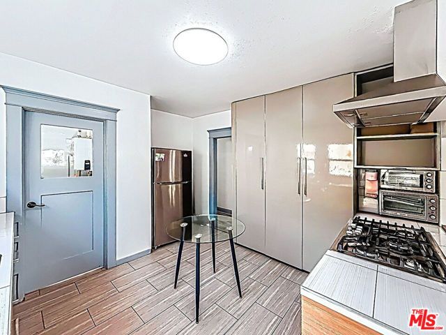 3025 Edgehill Drive, Los Angeles, CA 90018