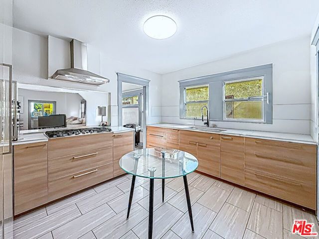 3025 Edgehill Drive, Los Angeles, CA 90018