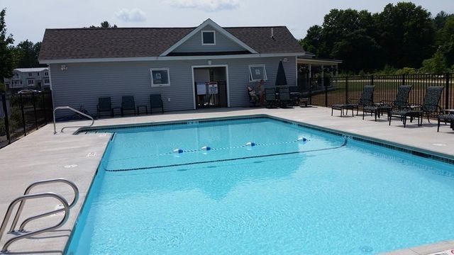 17 Callaway Dr Unit 5, Concord, NH 03301