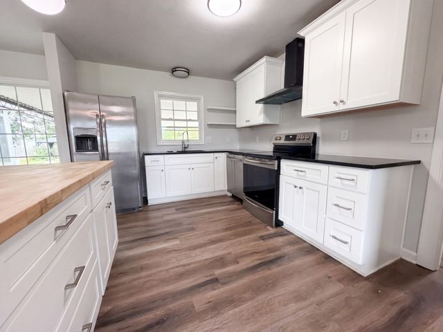 235 Sumner Ave, Gallatin, TN 37066