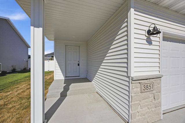 3851 19th Street S, Moorhead, MN 56560