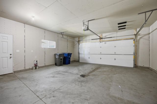 3851 19th Street S, Moorhead, MN 56560
